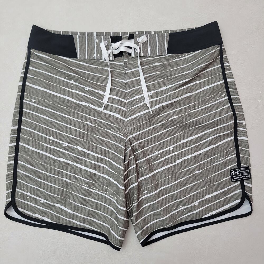 Under Armour Middleton Loose Board Shorts Trunks Grey Striped Men’s 36 HeatGear